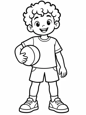 Niño sonriente de pie, de pelo rizado, con camiseta, pantalón corto con bolsillos y zapatillas de cordones, que sujeta una pelota bajo el brazo